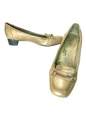 LifeStride Maison Loafers in Tan Metallic Size 9.5